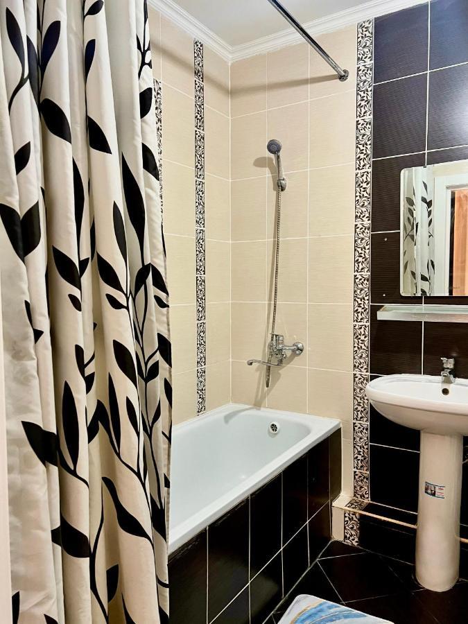 Hyat Apartment 比什凯克 外观 照片
